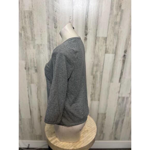 Gray top  - Picture 2 of 5